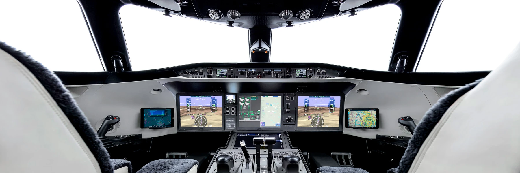 Bombardier Global 8000 cockpit