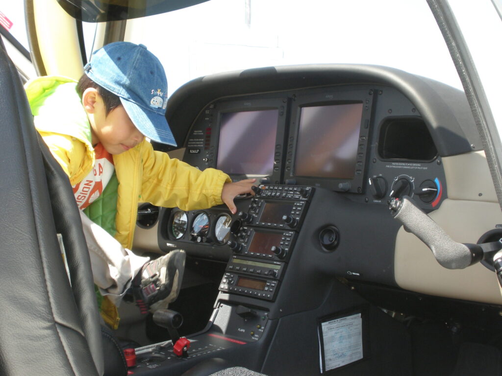 Best GPS Watches for Pilots: Garmin D2 vs Apple Watch