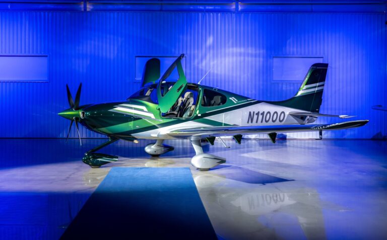 Cirrus Delivers 11,000th SR Series Aircraft: A Quarter Century of Innovation