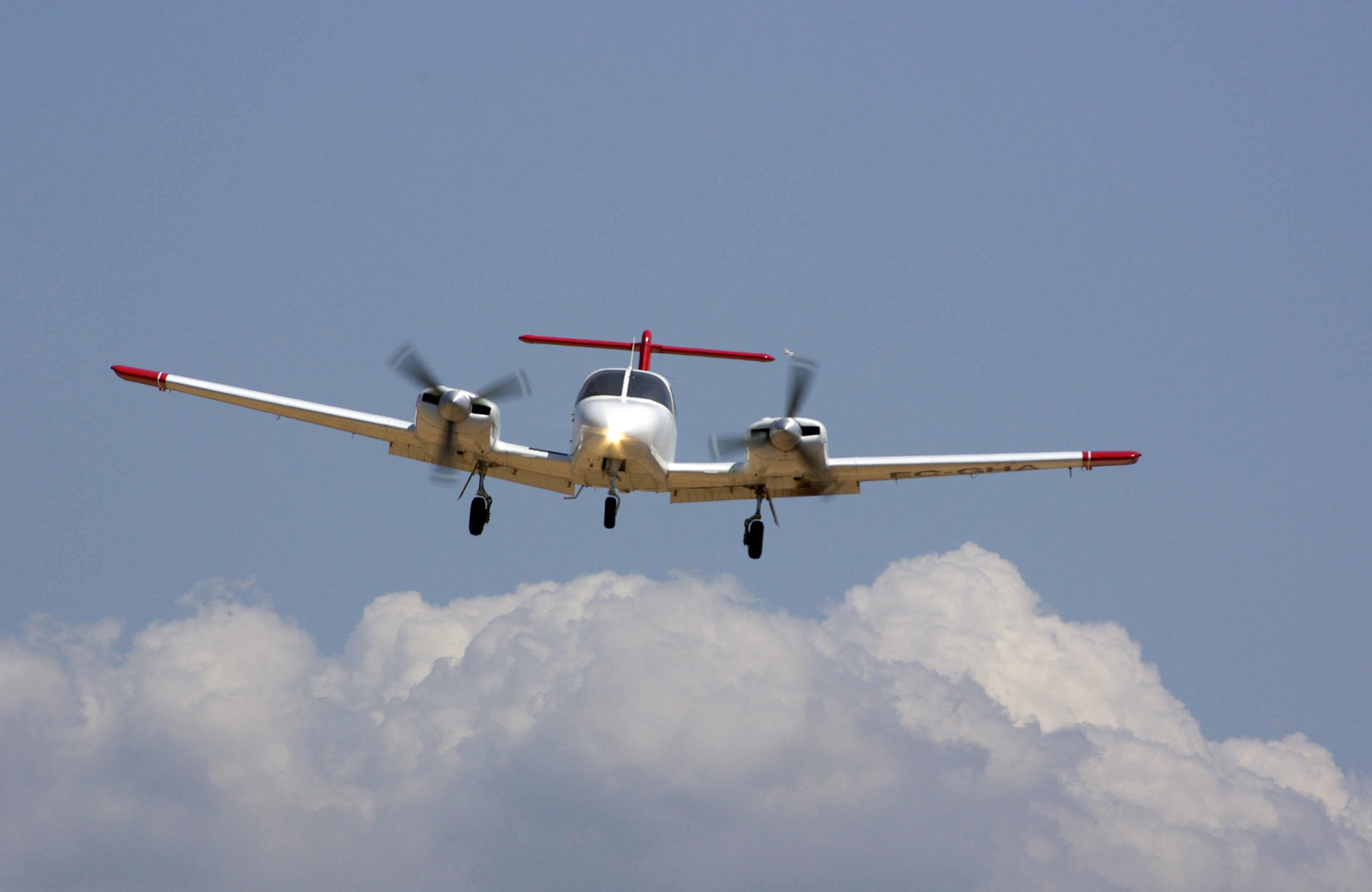 Piper PA-44 Seminole twin engine trainer
